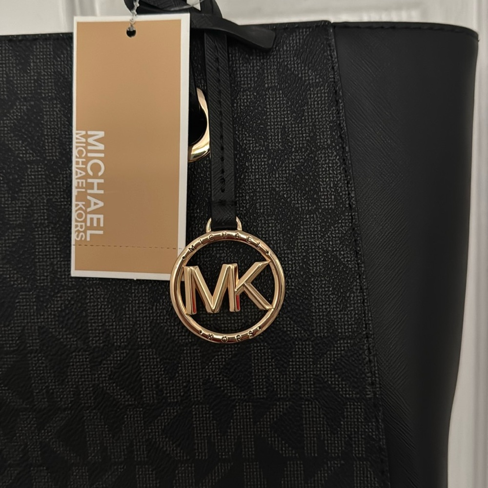Michael Kors Brand New with tags Walsh Black and Gray Tote Bag Size Medium - Picture 2 of 12